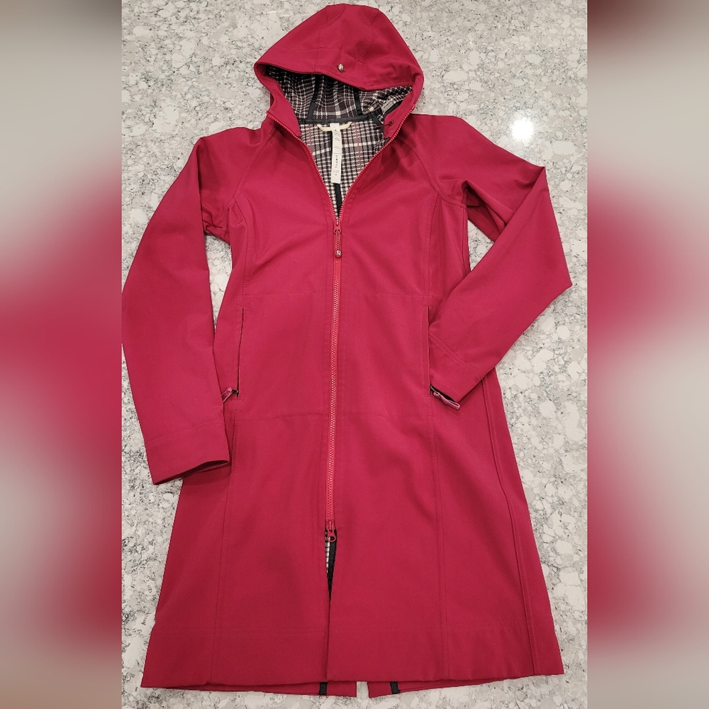 Lululemon Apres Yoga Rain Jacket Sz 4 Raspberry Pink Water Resistant